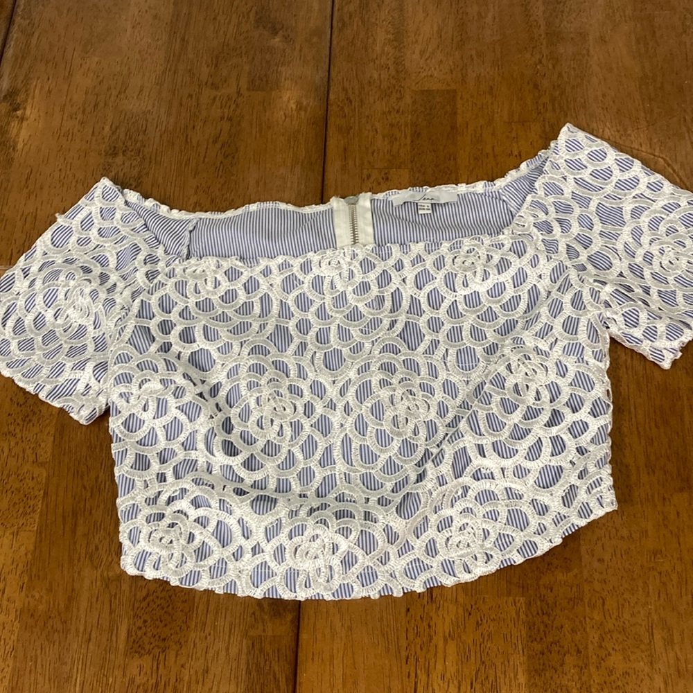 Jenn White Lace Over Blue Crop Top Size Small
